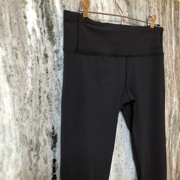 Lululemon cropped 3/4 leggings mesh detail black - Picture 7 of 7